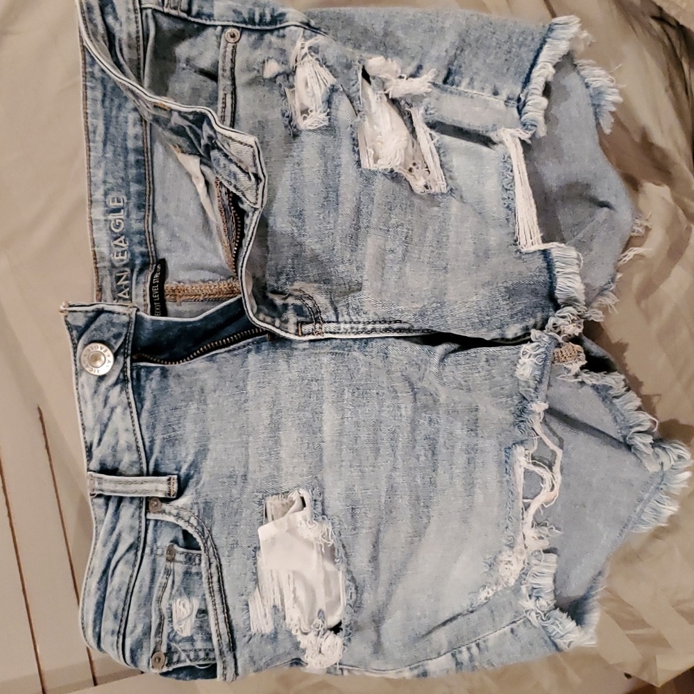 American eagle distressed denium jean shorts